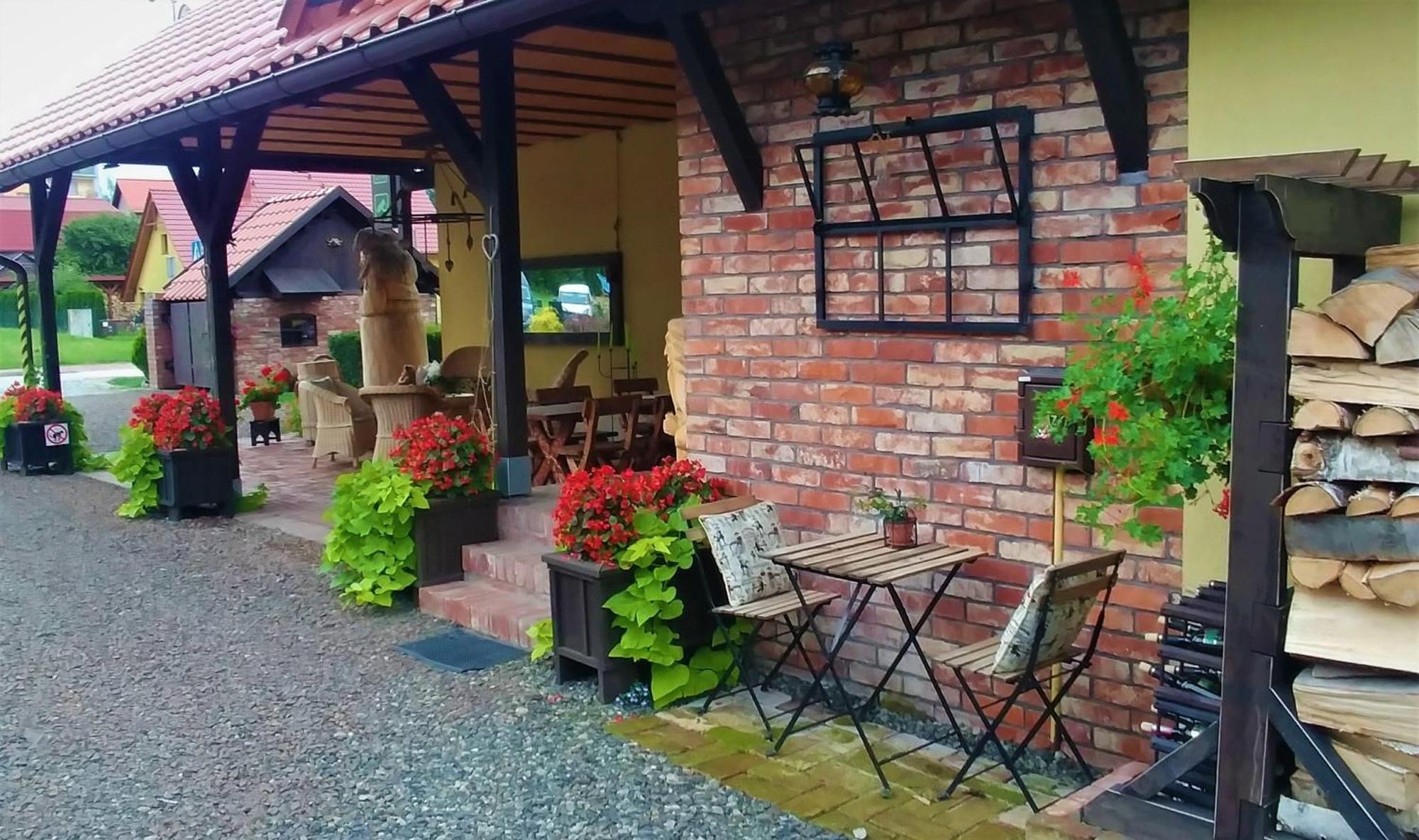 Willa Axla Z Weranda Ogrodem I Parkingiem Bad Kudowa Exterior foto